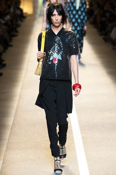 Look 5